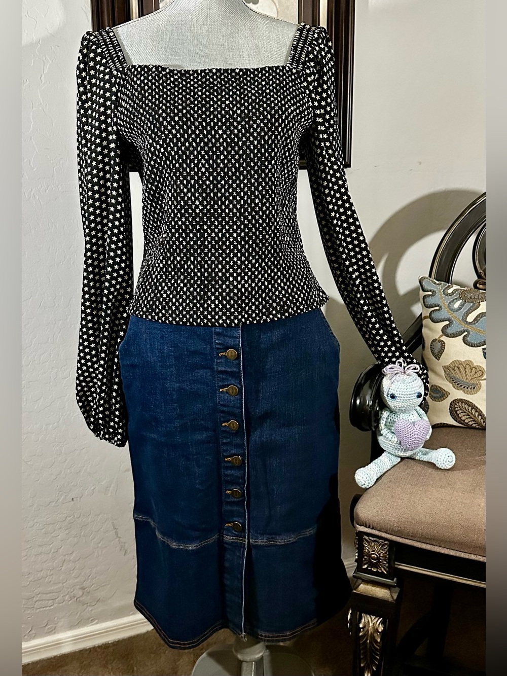 NWT Ted Baker Kordeli Daisy Print Smocked Square Neck Top Black White